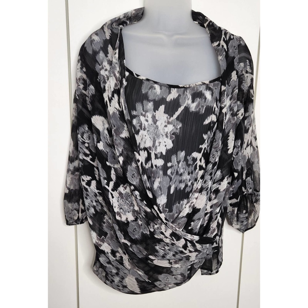 NewYork &Co. Gauzy Top Fir Work or Gala Medium